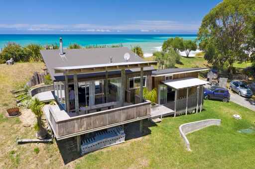 Waihau Beach Holiday House