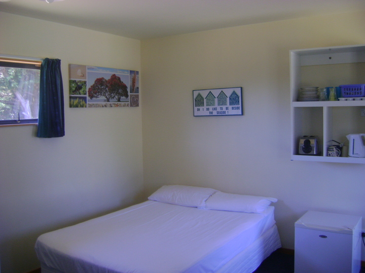 Cabin A has double bed and set of bunks - sleeps 4. Linen/bedding packs available for hire $5 a person.