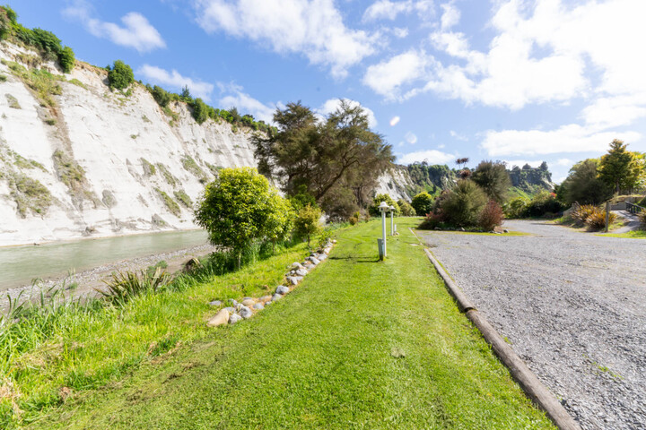 Spacious Sites Along the Rangitikei River
